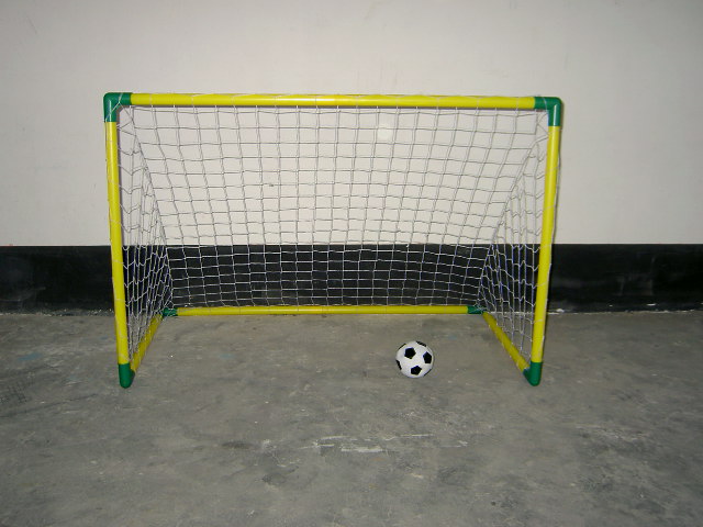 G2827 LARGE SOCCER GAME SET