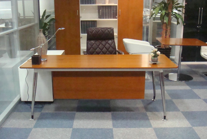 Director Desk EC3